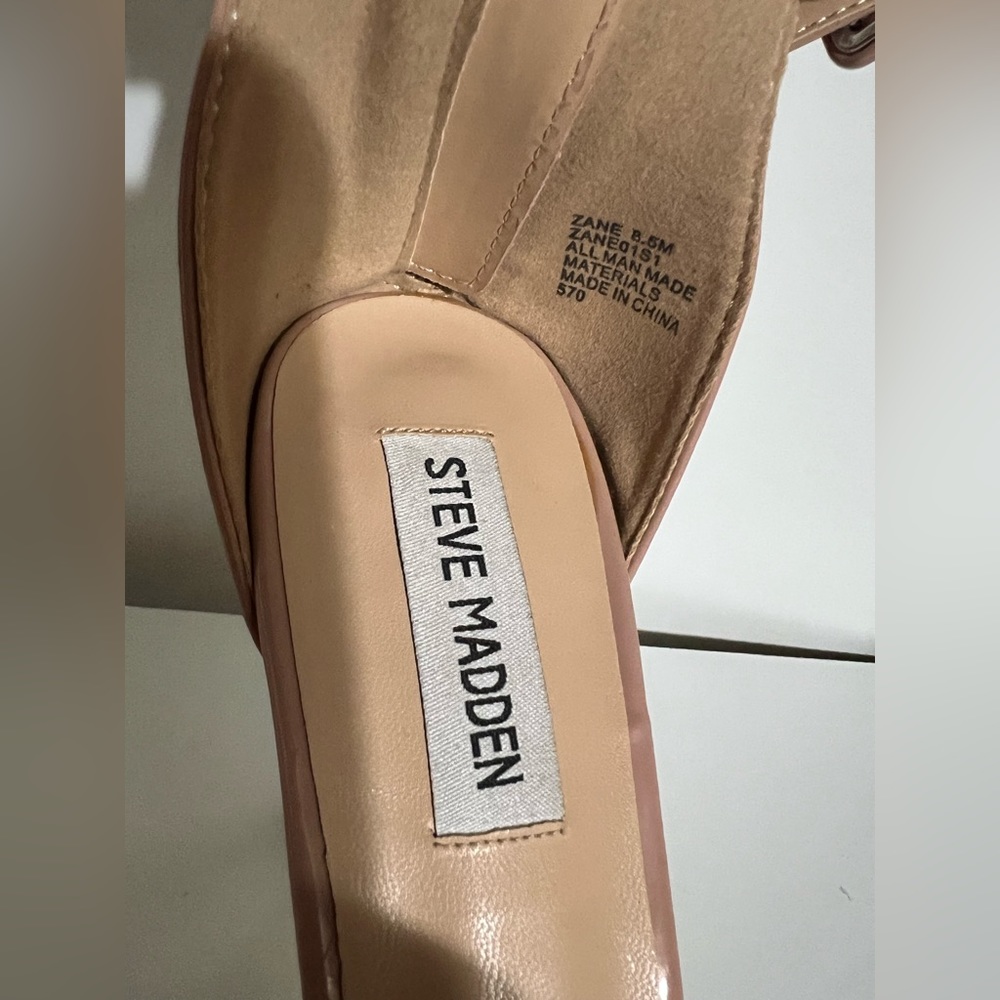 Heels - Picture 4 of 4